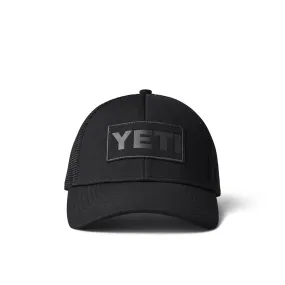 21023005558 GORRA TRUCKER MESH CON PARCHE NEGRA MARCA YETI