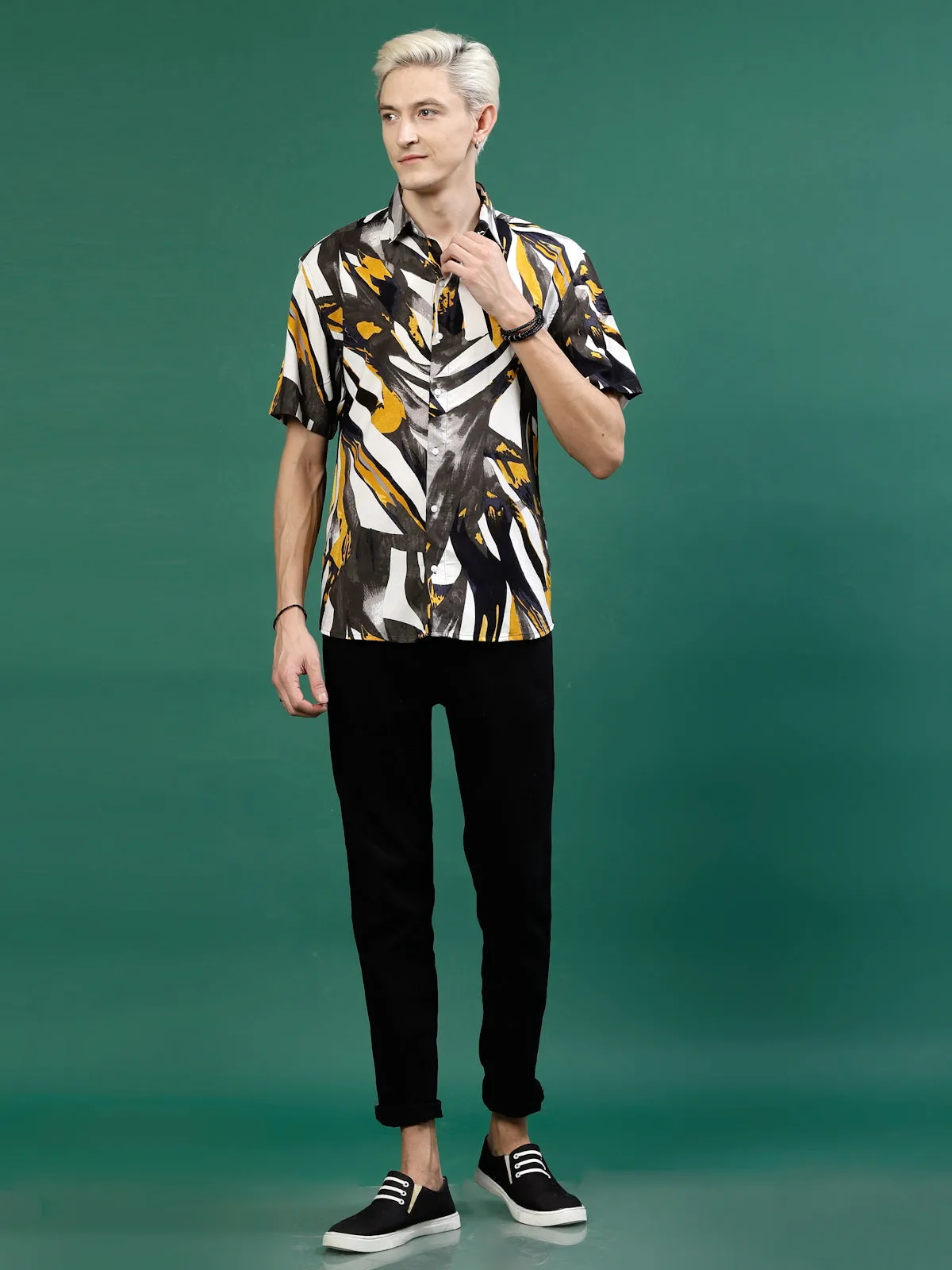 Men's Abstract Print Curved Hemline Shirt